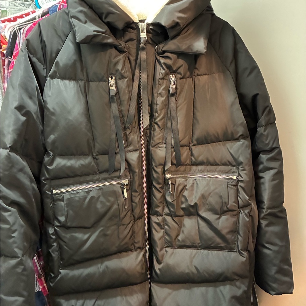 NWOT Orolay Women's Thickened Down Jacket with shearling hood
